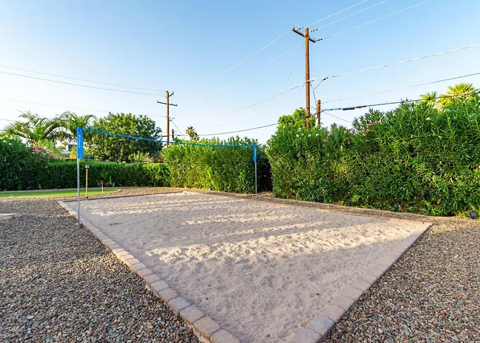 Holiday home New Windsor Modern Retreat Pool Volleyball Scottsdale