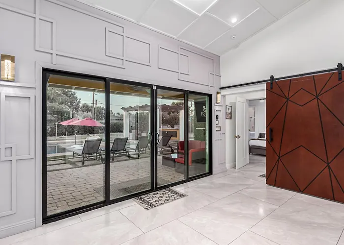 New Windsor Modern Retreat Pool Volleyball Scottsdale