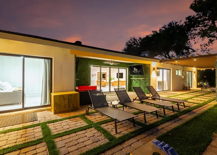New Windsor Modern Retreat Pool Volleyball Scottsdale